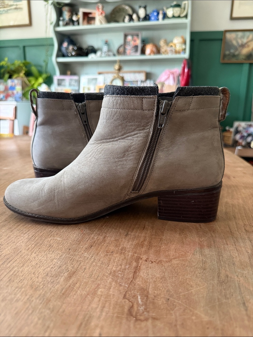 Vionic Sz 9 Joslyn Taupe & Gray Ankle Booties Weather Resistant Support - Picture 3 of 13